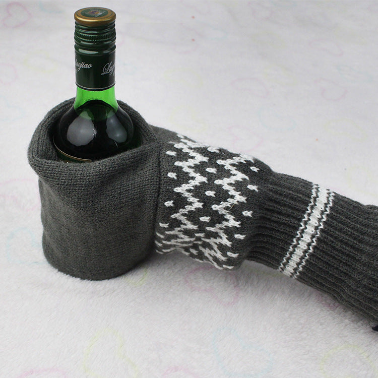 Hands-Free Wearable Can Holder โ Cozy Knit Drink Sleeve for Game Day